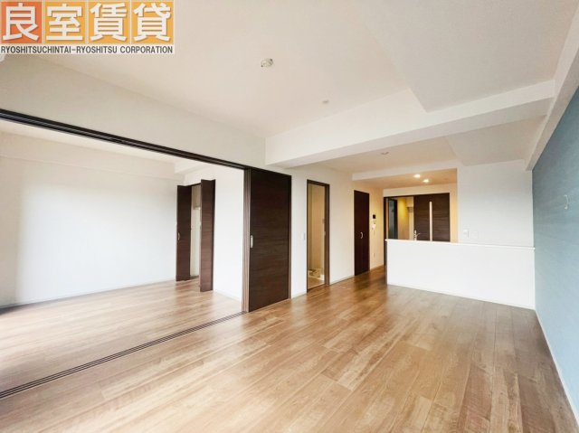 居室・リビング　同仕様画像 建具は白になります。