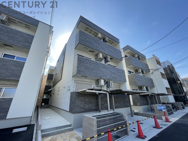 建物外観　オートロックで外部の人間が簡単に出入りできないため安心です。