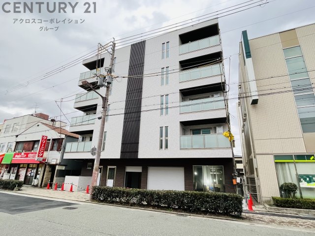 建物外観　宅配ボックス付きで不在時にも便利！