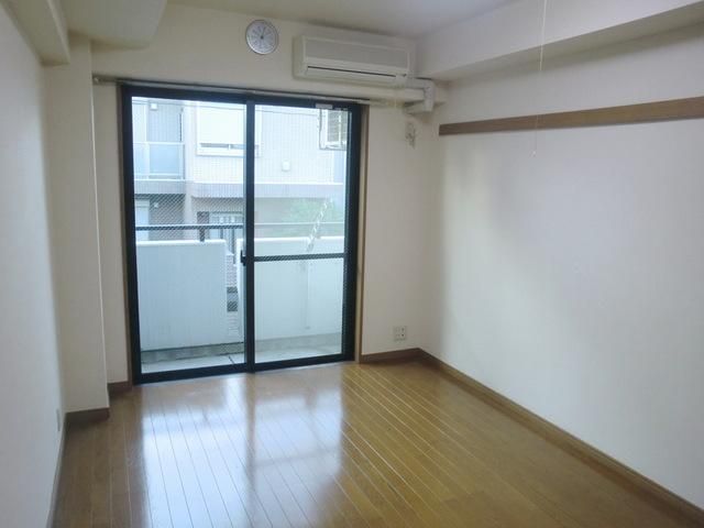 居室・リビング　★明るい洋室７帖です★