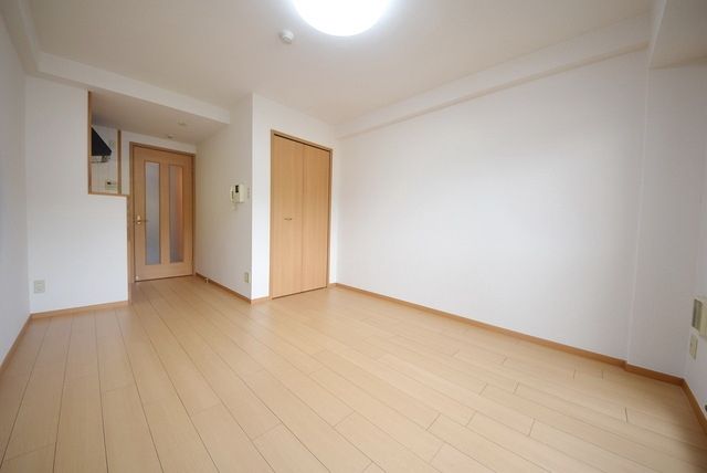 その他部屋・スペース　★広めのお部屋で家具の配置がしやすいです★