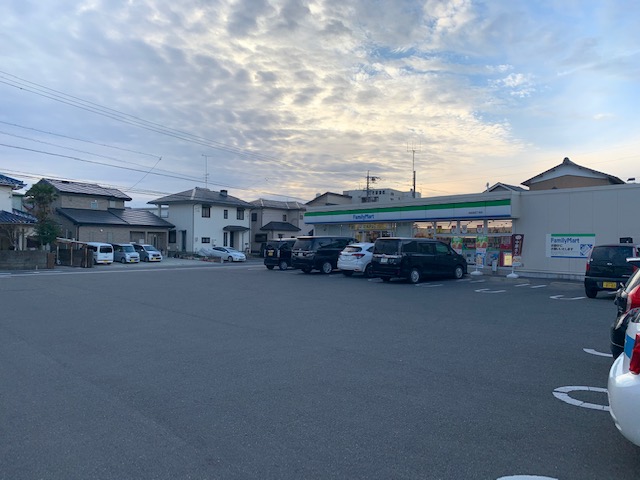 コンビニ　ファミリーマート 浜松泉四丁目店（コンビニ）まで583m