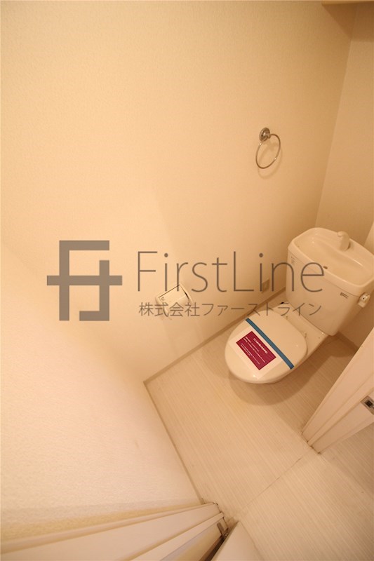 トイレ　別号室の写真です