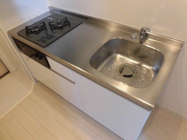 キッチン　２口ガスコンロのシステムキッチンです。