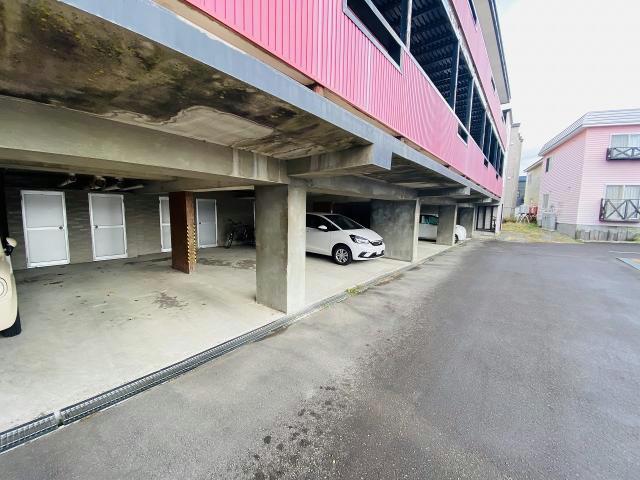 駐車場　駐車場