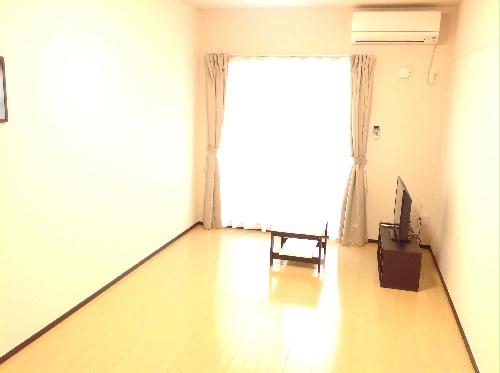 居室・リビング　8.4帖ある広々居室。