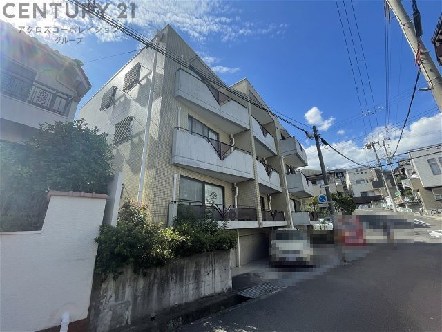 建物外観　オートロックで外部の人間が簡単に出入りできないため安心です。