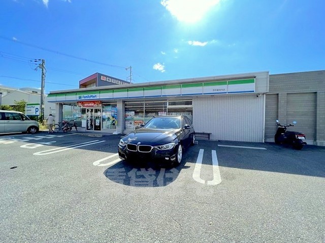 コンビニ　ファミリーマート　茨木蔵垣内（コンビニ）まで784m