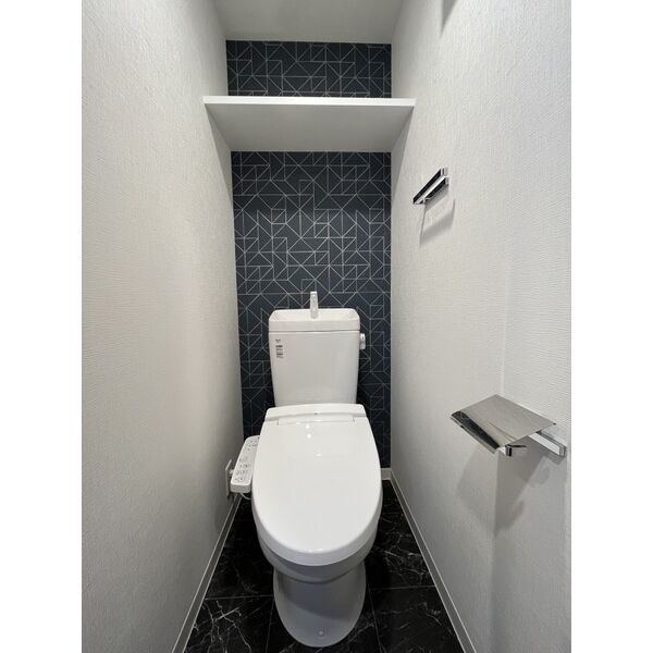 トイレ　※別室の参考写真の為、現況優先です。