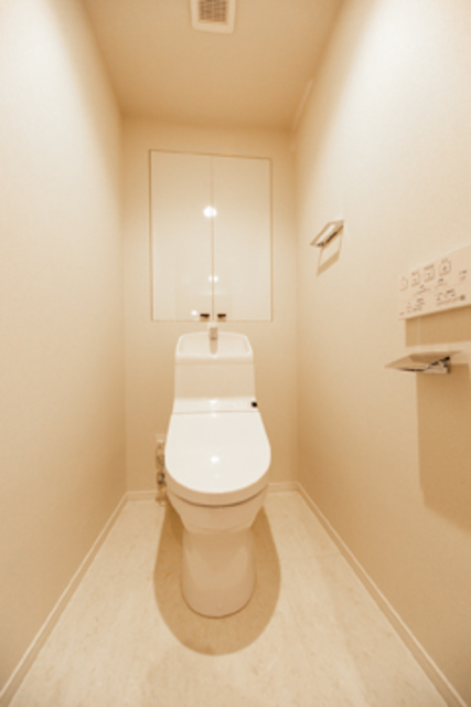 トイレ　※写真は同タイプ住戸です。