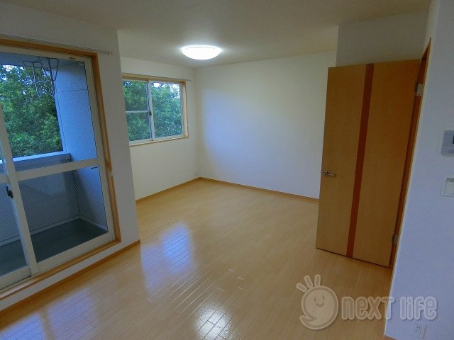 居室・リビング　オーピュール