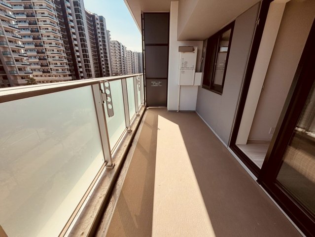 バルコニー　＊同間取り反転タイプ参照