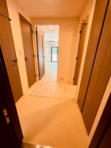 玄関　＊同間取り反転タイプ参照