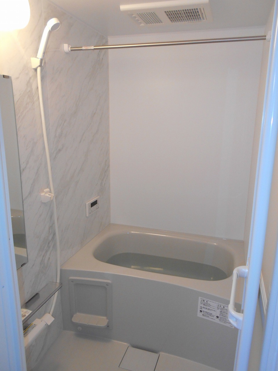 バス・シャワールーム　追い炊き給湯、浴室乾燥機