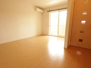 居室・リビング　日あたり良好、団らんスペース