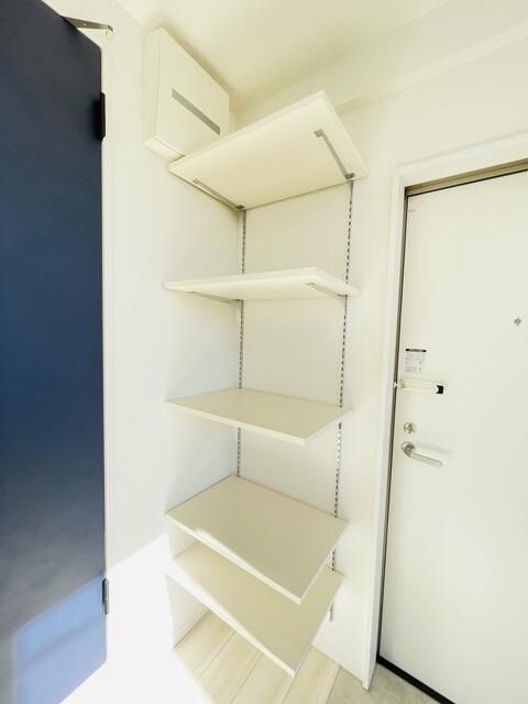 収納　自由に使える収納棚！