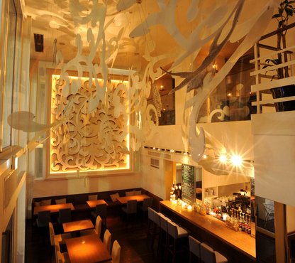 飲食店　ダブル（ＤＢＬ）（飲食店）まで63m