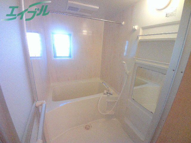 バス・シャワールーム　同型参考写真