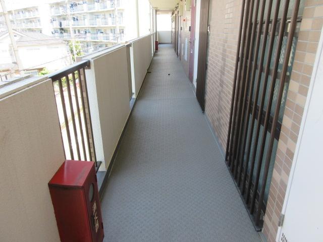 ロビー　通路