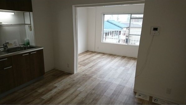 居室・リビング　南向きで日当たり良好なリビングです。