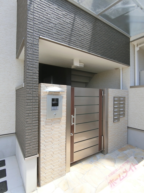 エントランス　オートロック付きで部外者シャットアウト♪