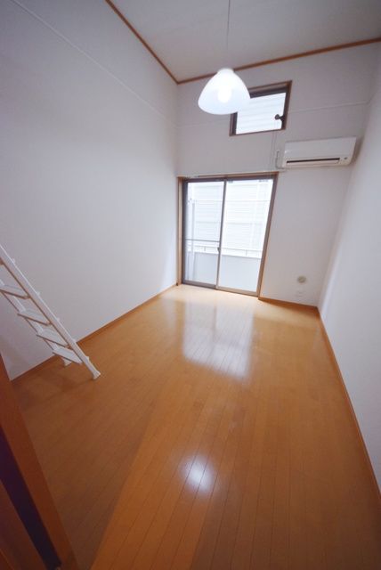 居室・リビング　★明るい居室★