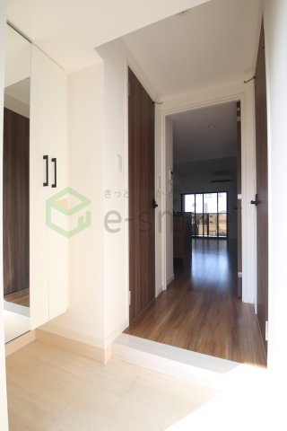 玄関　同シリーズ別物件の写真です