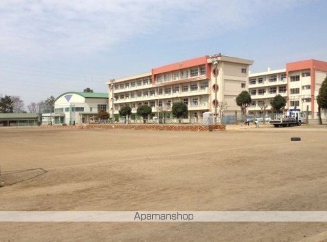 中学校　館林市立第一中学校（中学校）まで767m