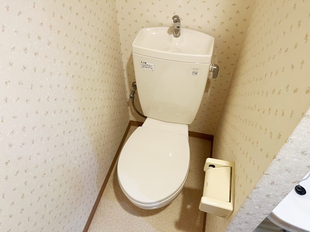 トイレ　参考同タイプ別号室の写真です