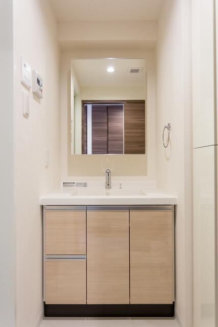 バルコニー　浴室乾燥機完備