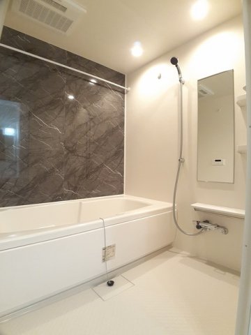 バス・シャワールーム　お風呂で日々の疲れを落としましょう