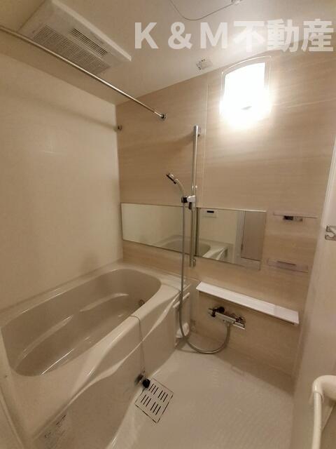 バス・シャワールーム　お風呂で日々の疲れを落としましょう