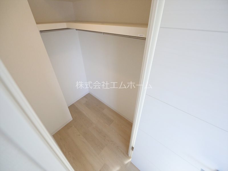 収納　ウォークインクローゼット（収納充実してます）