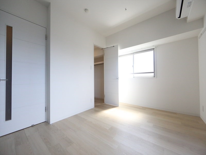 居室・リビング　洋室8帖　ウォークインクローゼット付（収納充実してます）