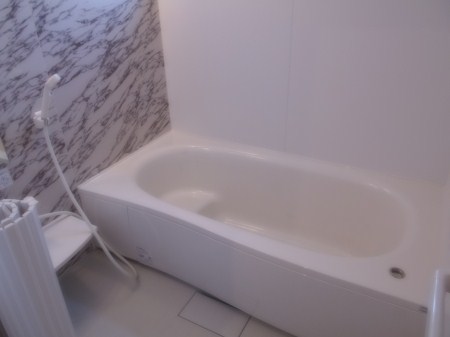 バス・シャワールーム　一坪風呂です。