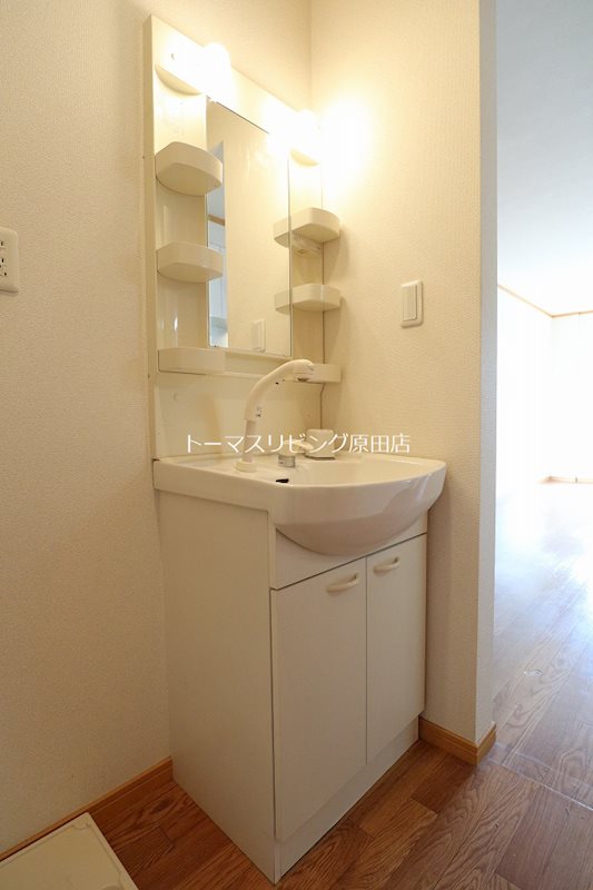 洗面設備　・同型参考写真