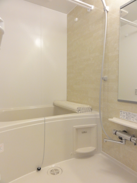 バス・シャワールーム　追い焚き・乾燥機付きの浴室