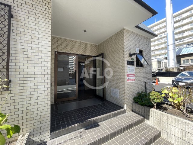 エントランス　カーサ木津　エントランス