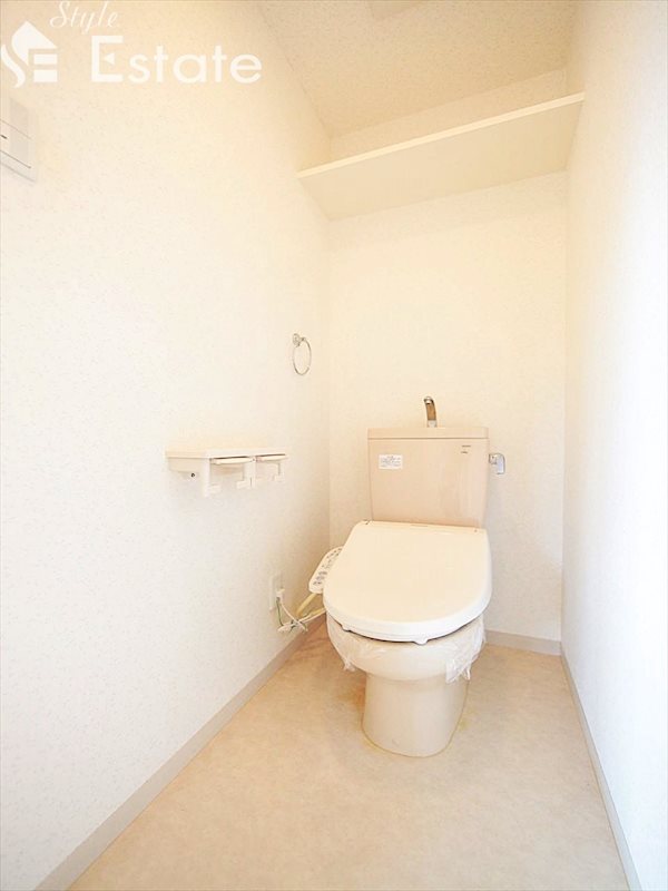 トイレ　温水洗浄便座