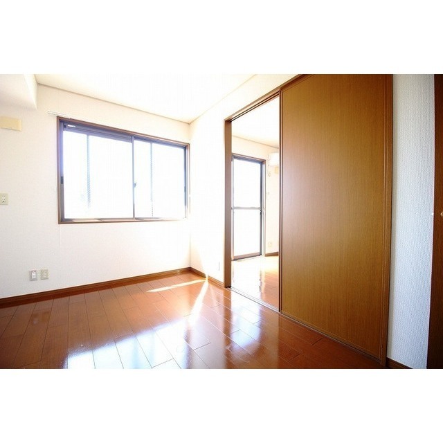 居室・リビング　日当たり良好。