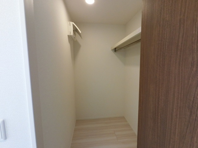 収納　クローゼット（３０５号室）