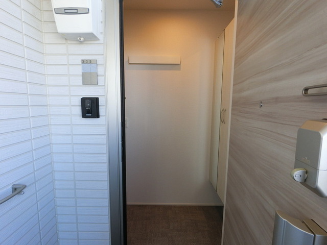 玄関　玄関（３０５号室）