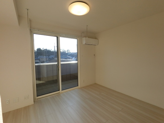 居室・リビング　リビング（３０５号室）