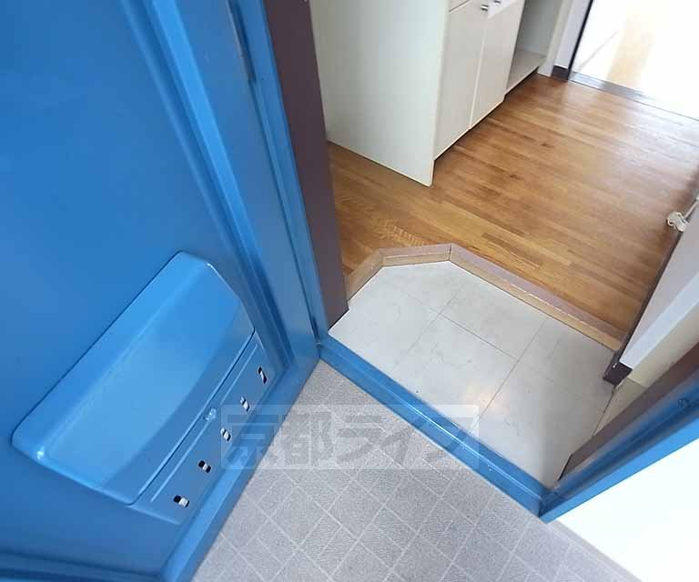 玄関　段差の低い玄関です。