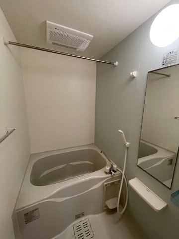 バス・シャワールーム　お風呂で日々の疲れを落としましょう