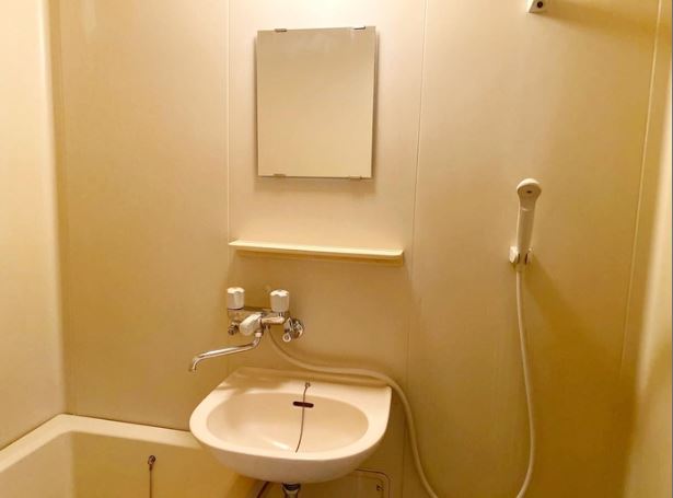 洗面設備　※同物件、別部屋の写真です。