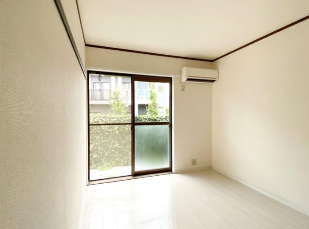 居室・リビング　※同物件、別部屋の写真です。