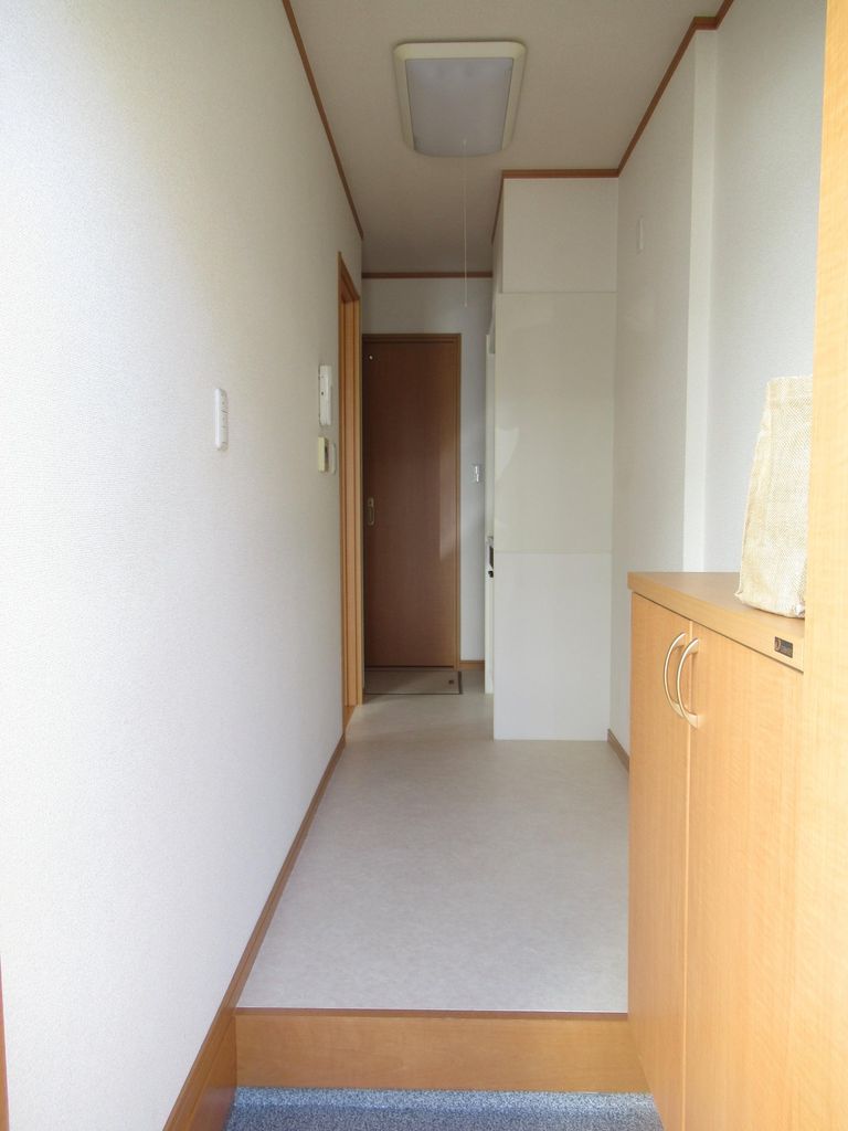 玄関　玄関からキッチン