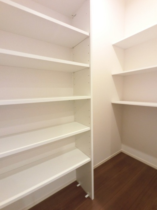 収納　キッチン横・収納