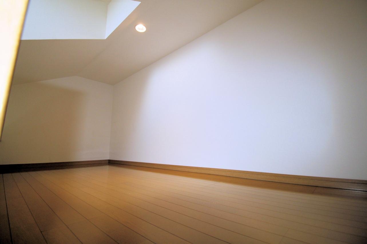 玄関　ロフト